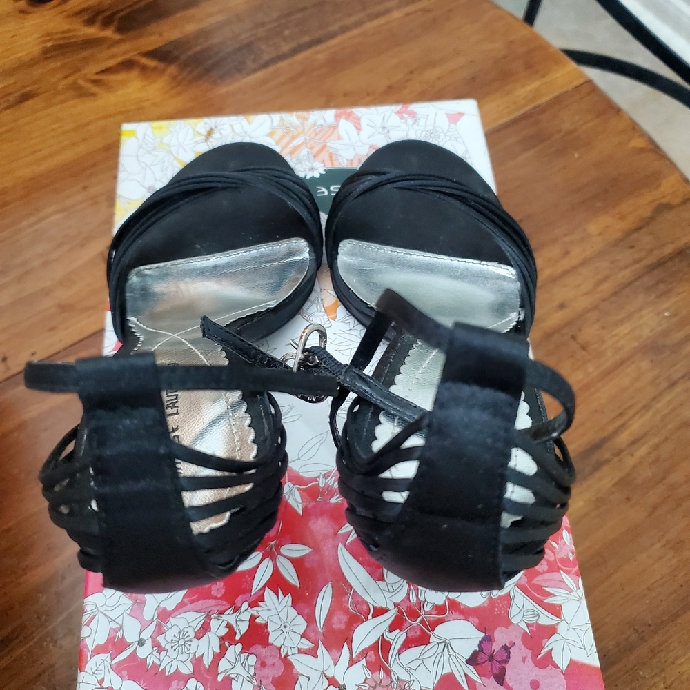 Chinese Lundry Willy Satin black Women's heel shoes - Picture 2 of 8